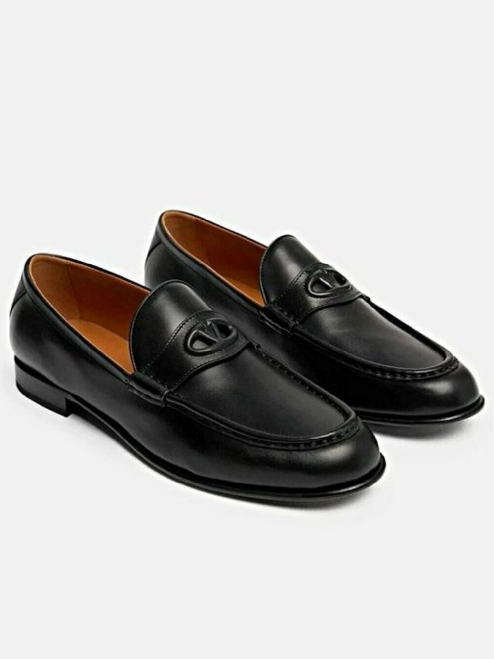 Valentino Garavani Men's Vlogo Penny Loafer in Nero Black Size 43 (MSRP $980)